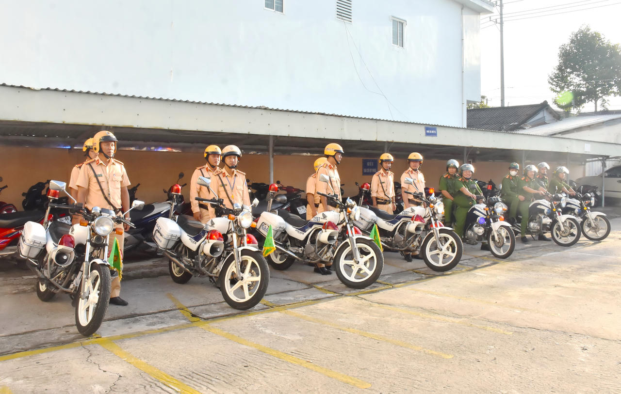 CSGT Công an các tỉnh ra quân bảo đảm ATGT dịp nghỉ lễ Quốc khánh 2/9 và khai giảng năm học mới