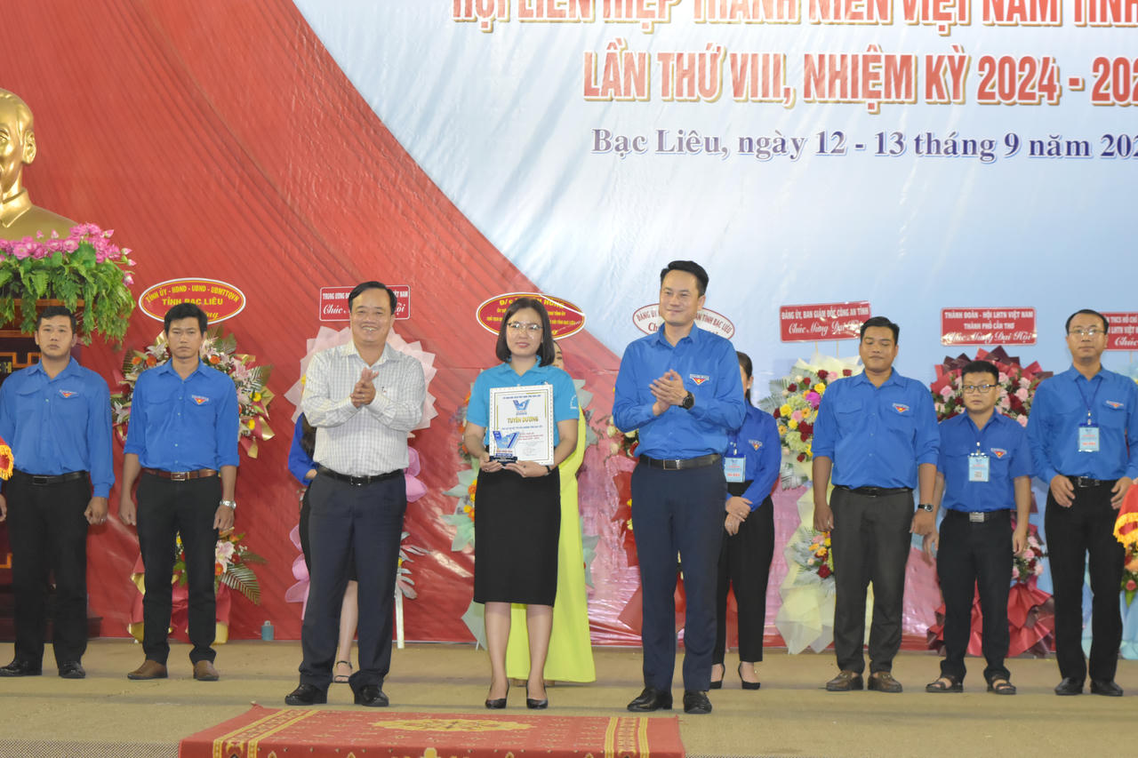 Tuyên dương các điển hình thanh niên tình nguyện ở Bạc Liêu