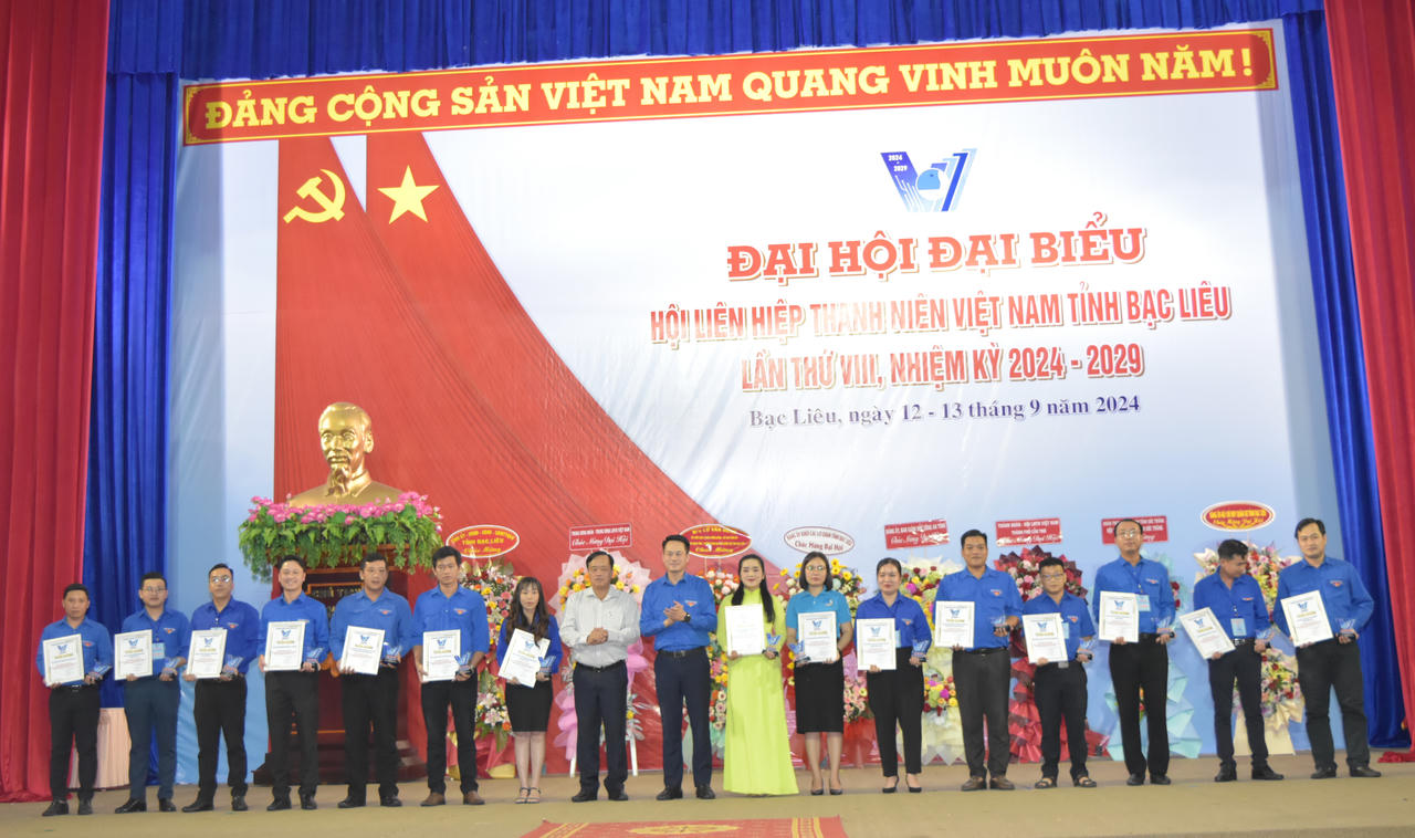 Tuyên dương các điển hình thanh niên tình nguyện ở Bạc Liêu