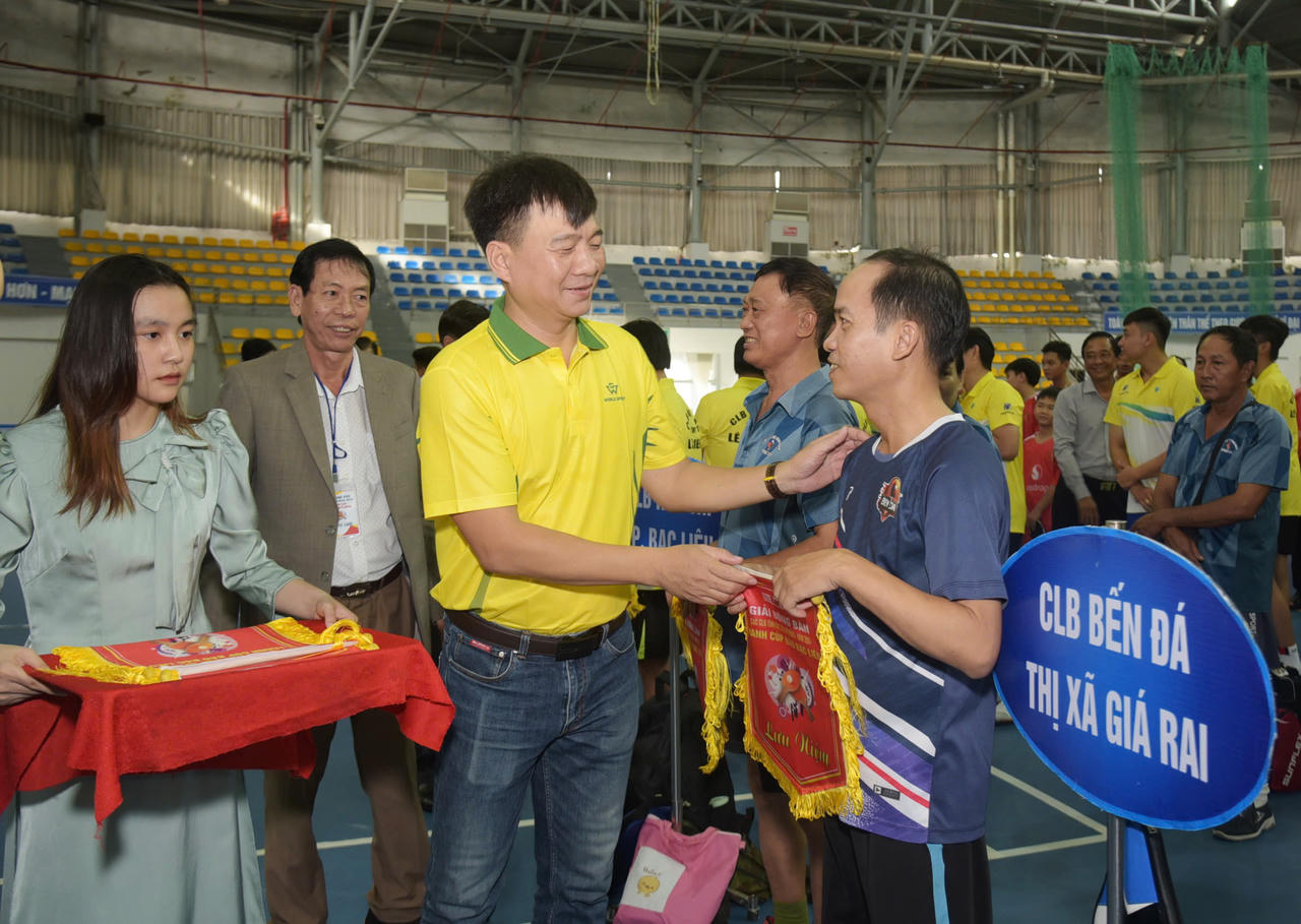 Các CLB tranh tài tại Giải bóng bàn mở rộng Cúp Báo Bạc Liêu