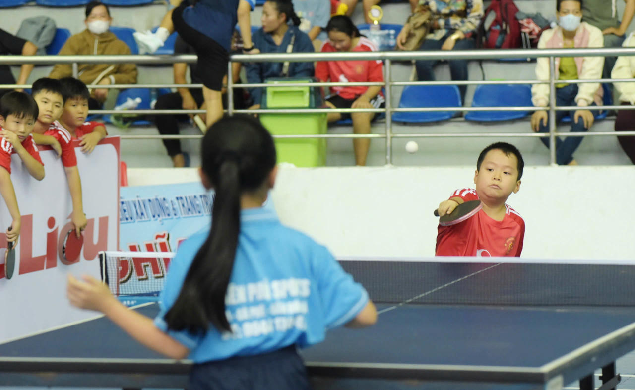 Các CLB tranh tài tại Giải bóng bàn mở rộng Cúp Báo Bạc Liêu