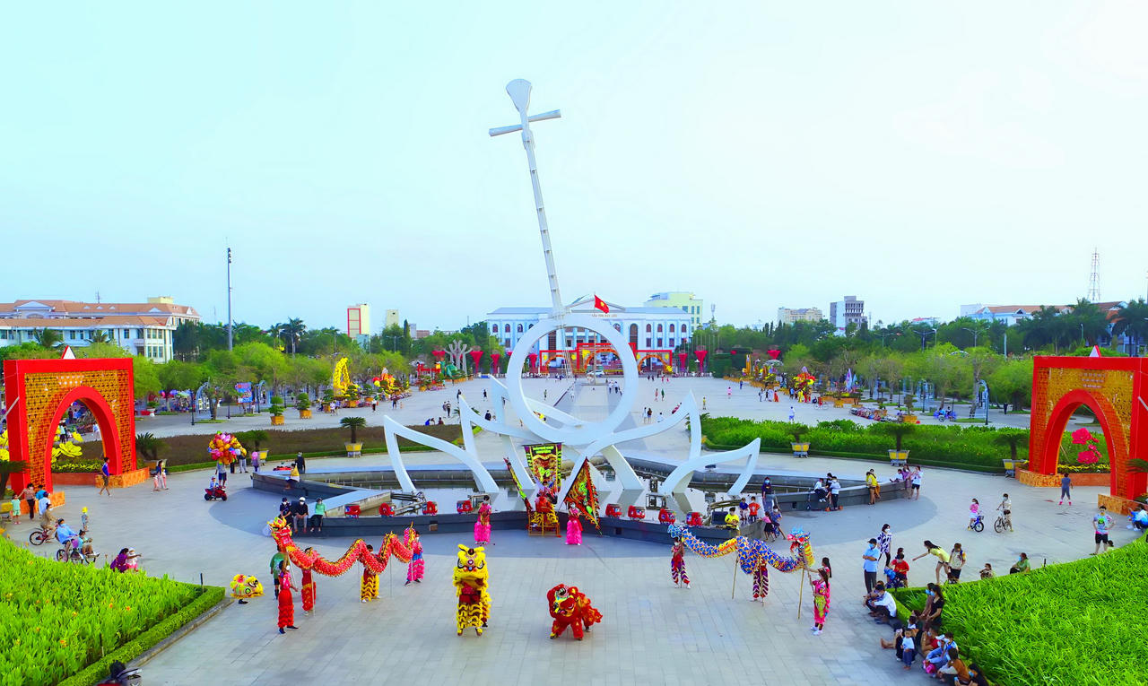 Biểu tượng con tôm Cà Mau và cây đàn kìm Bạc Liêu - điểm “check in” lý tưởng 