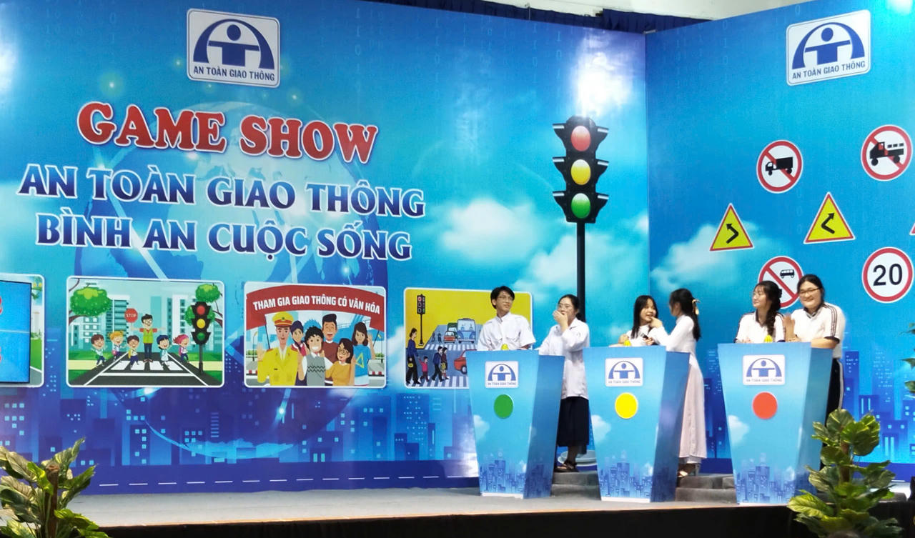 Cà Mau: Sôi nổi Game show 'An toàn giao thông - Bình an cuộc sống'