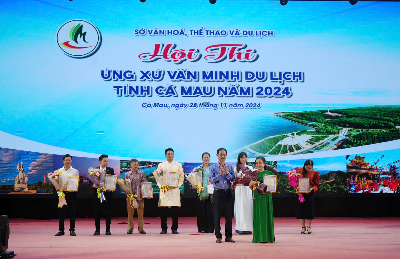 Cà Mau nâng cao hình ảnh du lịch thân thiện, chuyên nghiệp