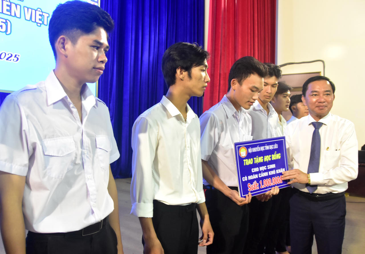 Bạc Liêu: Tuyên dương học sinh, sinh viên tiêu biểu trong các phong trào