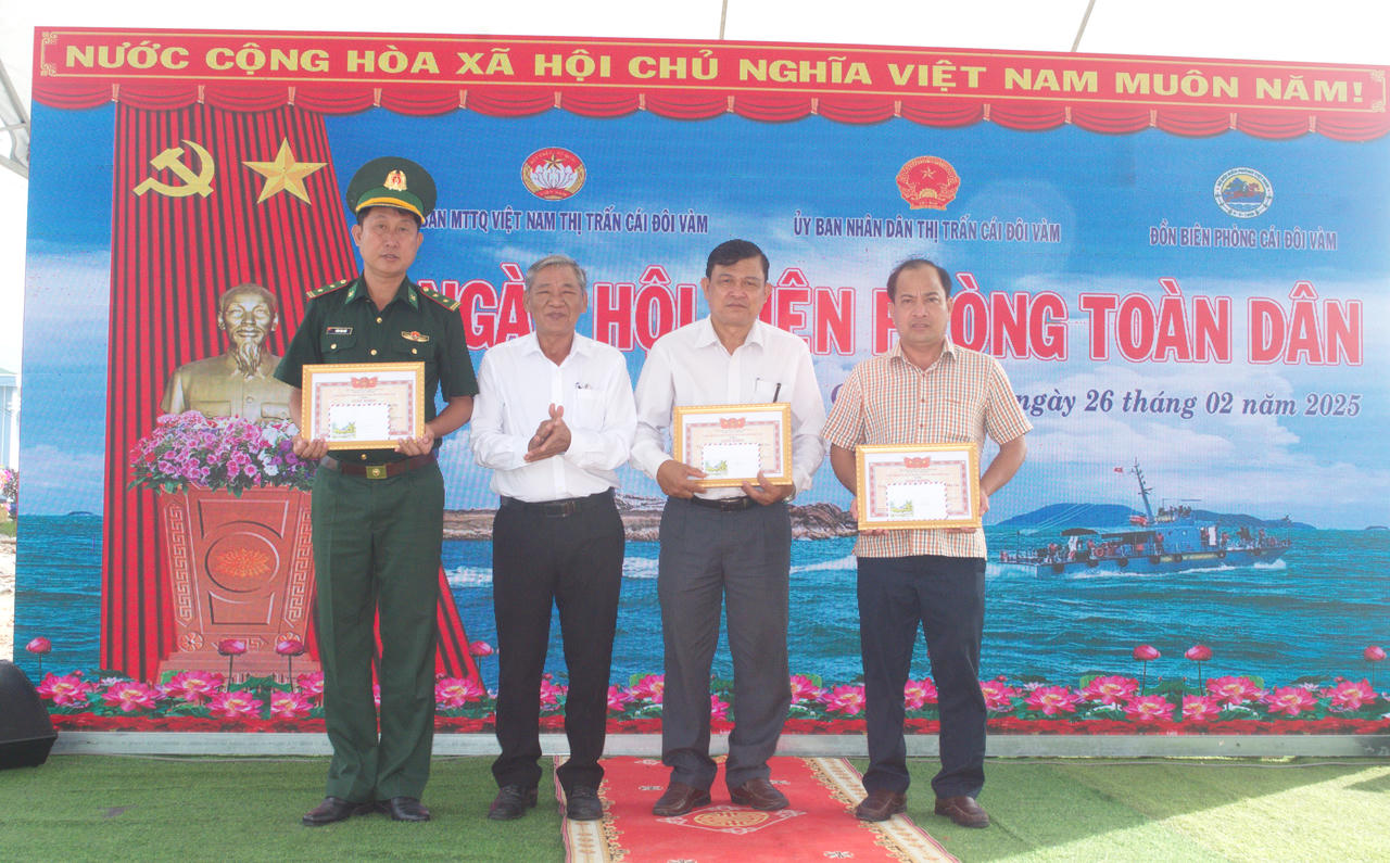 Ấp áp Ngày hội Biên phòng toàn dân nơi cực Nam Tổ quốc