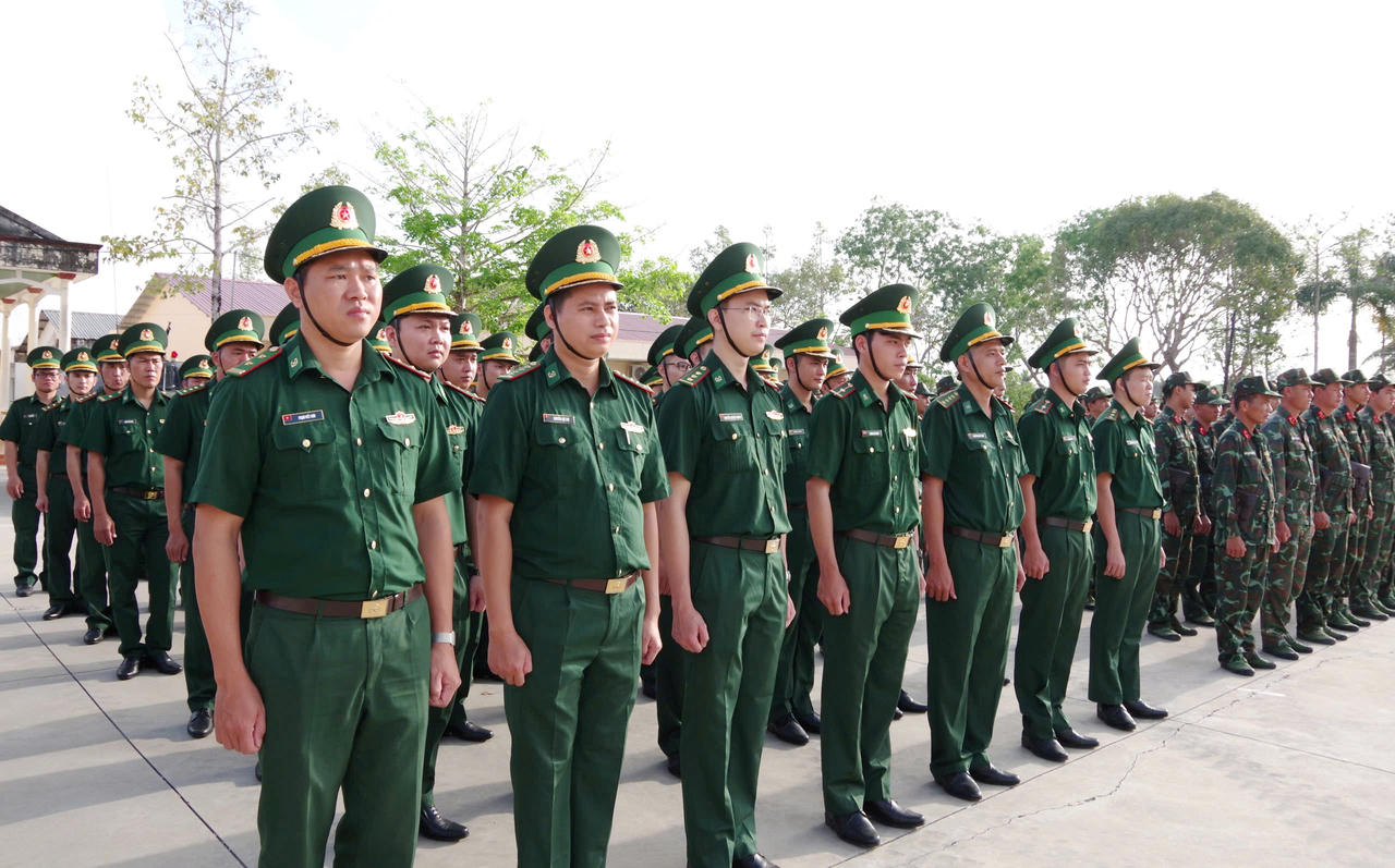 Lực lượng Quân sự, Biên phòng tỉnh Cà Mau đồng loạt ra quân huấn luyện và phát động đợt thi đua