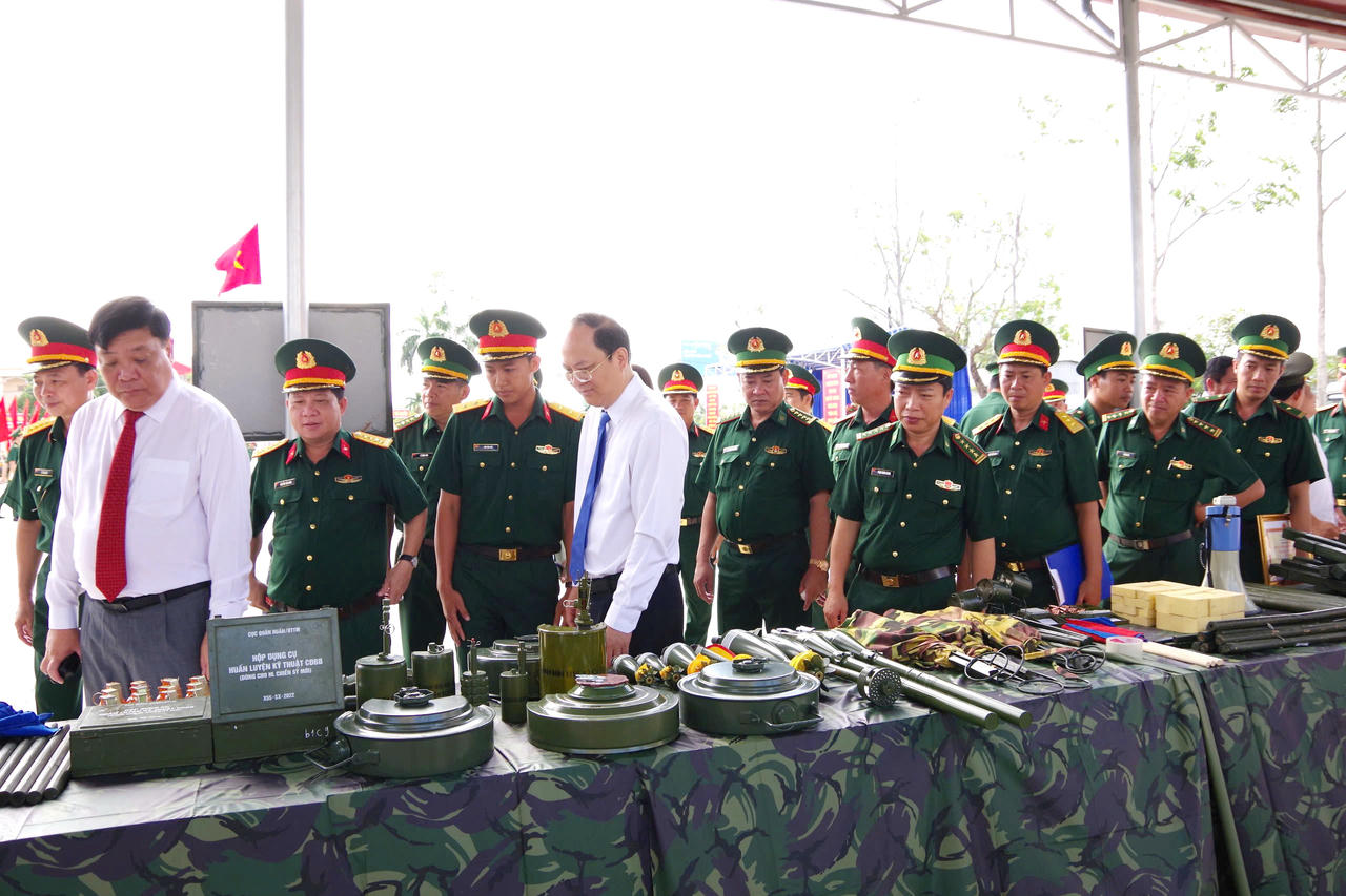 Lực lượng Quân sự, Biên phòng tỉnh Cà Mau đồng loạt ra quân huấn luyện và phát động đợt thi đua