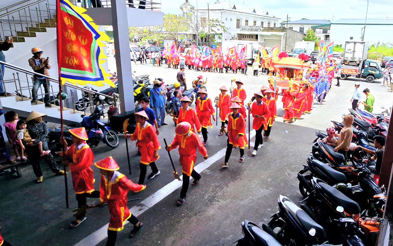 Tưng bừng, trang nghiêm 100 năm Lễ hội Nghinh Ông Sông Đốc