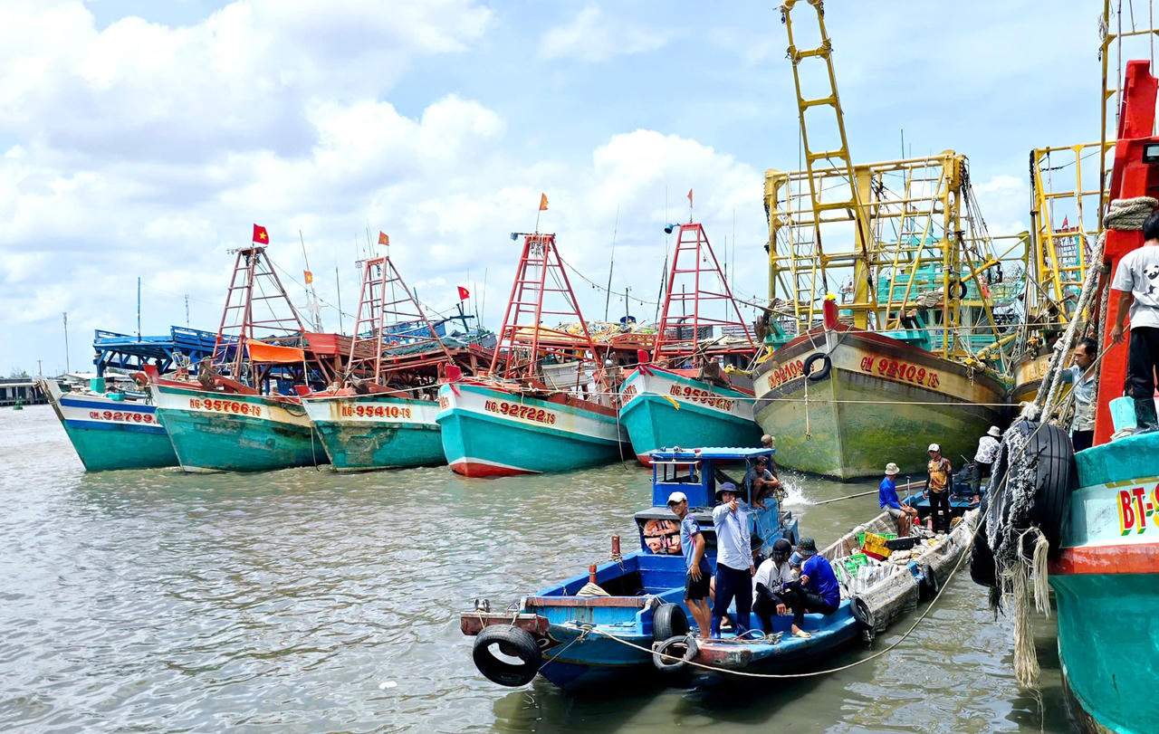 Tưng bừng, trang nghiêm 100 năm Lễ hội Nghinh Ông Sông Đốc