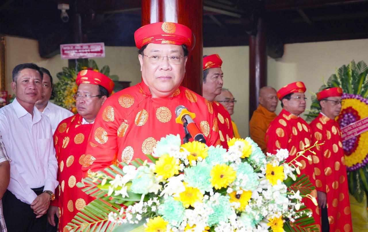 Người dân Đất Mũi thành kính tri ân Đức Quốc Tổ Lạc Long Quân