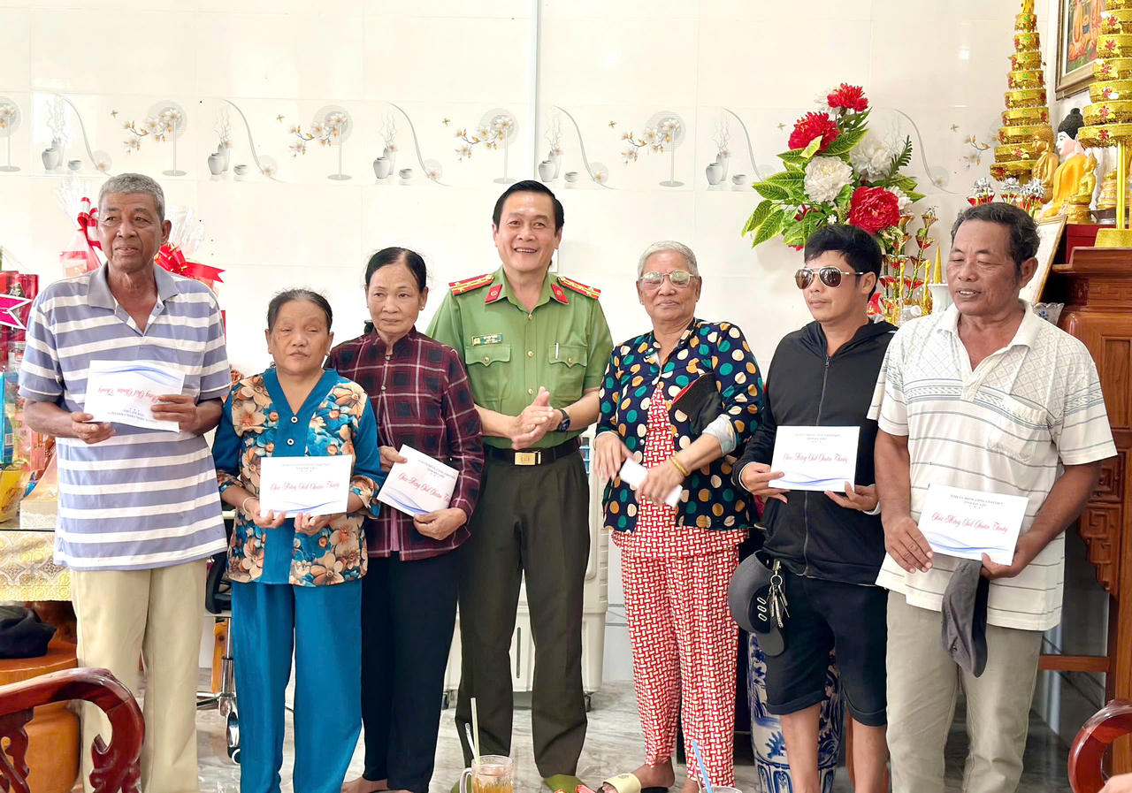 Lãnh đạo Bạc Liêu thăm và chúc Tết Chôl Chnăm Thmây 