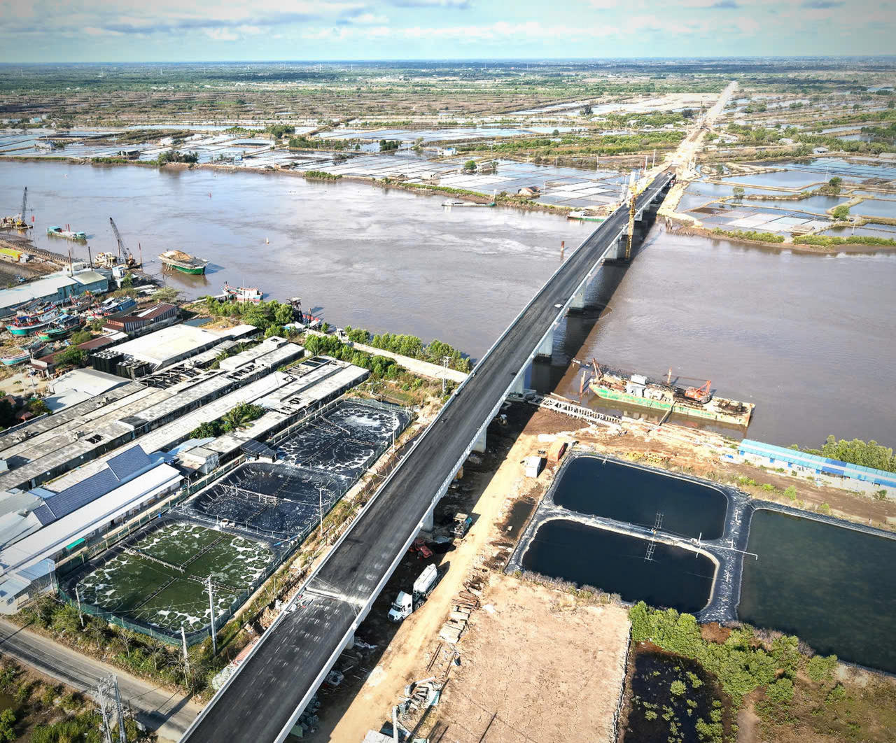 Loạt công trình khởi công, khánh thành dịp kỷ niệm 50 năm thống nhất đất nước 