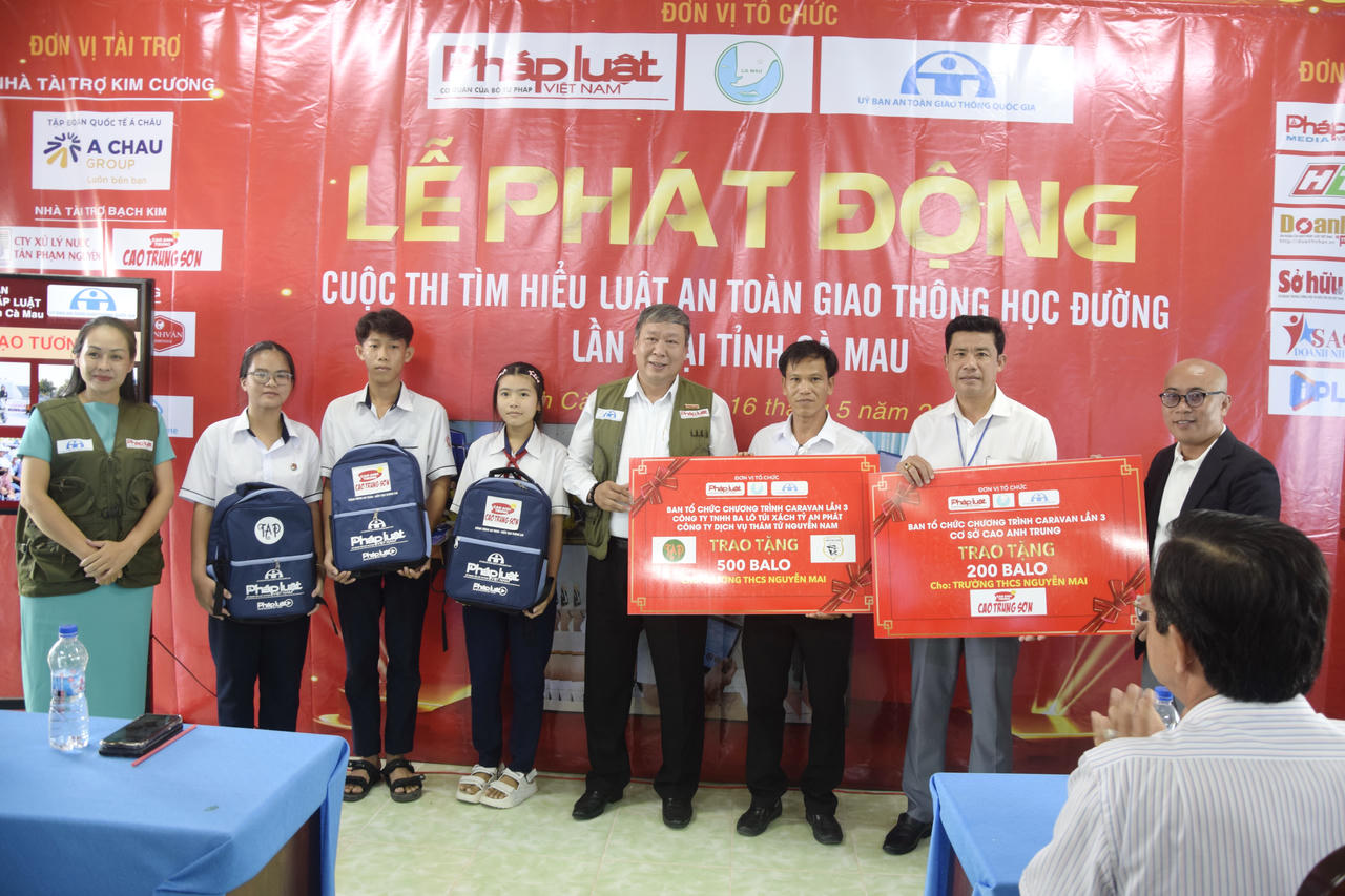 Lễ phát động Cuộc thi trực tuyến ATGT và đưa nước sạch đến học đường ở Cà Mau