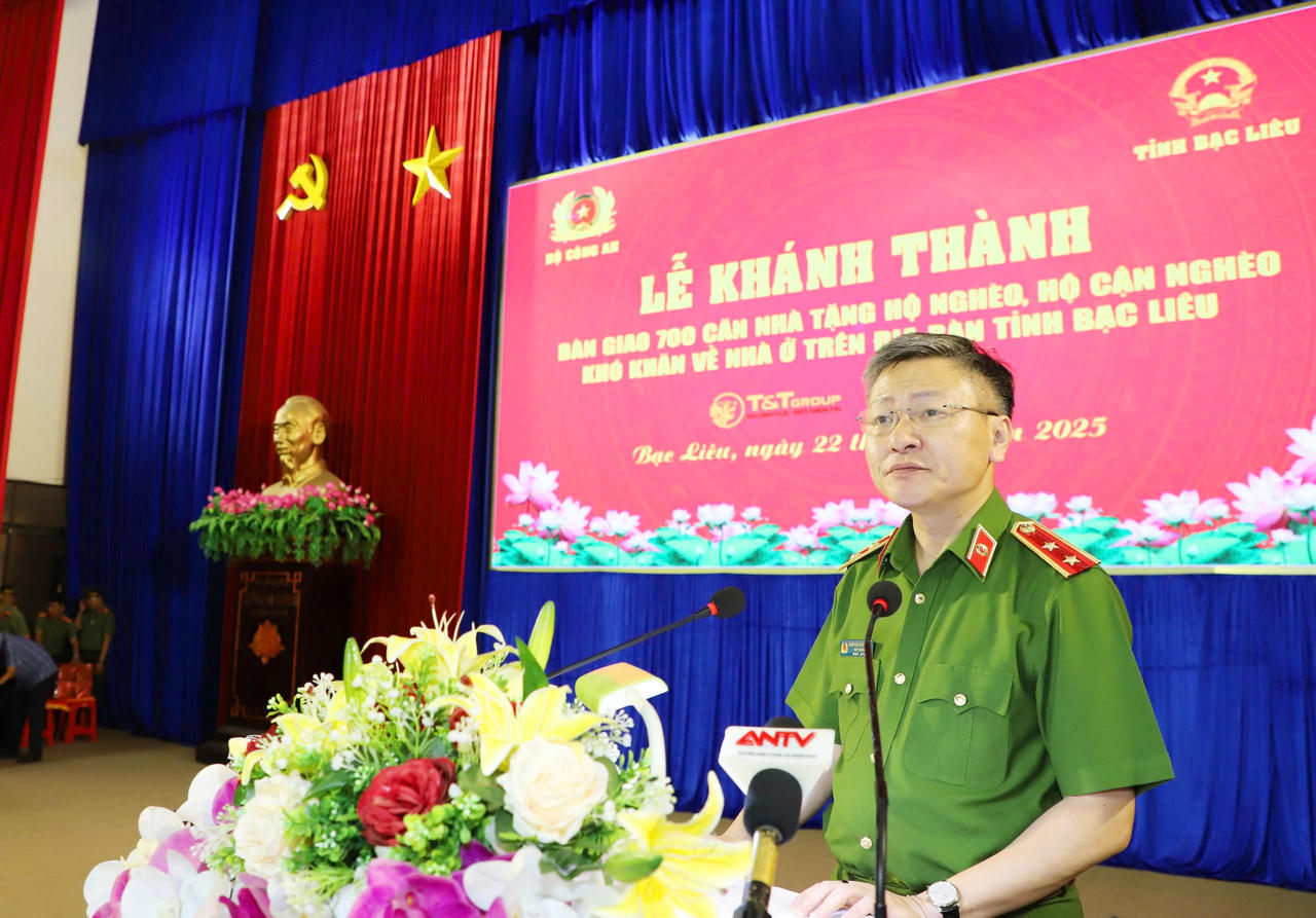 Bạc Liêu khánh thành bàn giao 700 căn nhà cho hộ nghèo, hộ cận nghèo 