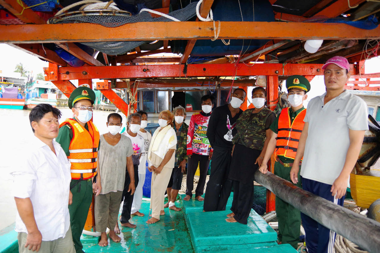 Kịp thời cứu vớt các thuyền viên người nước ngoài trôi dạt trên biển