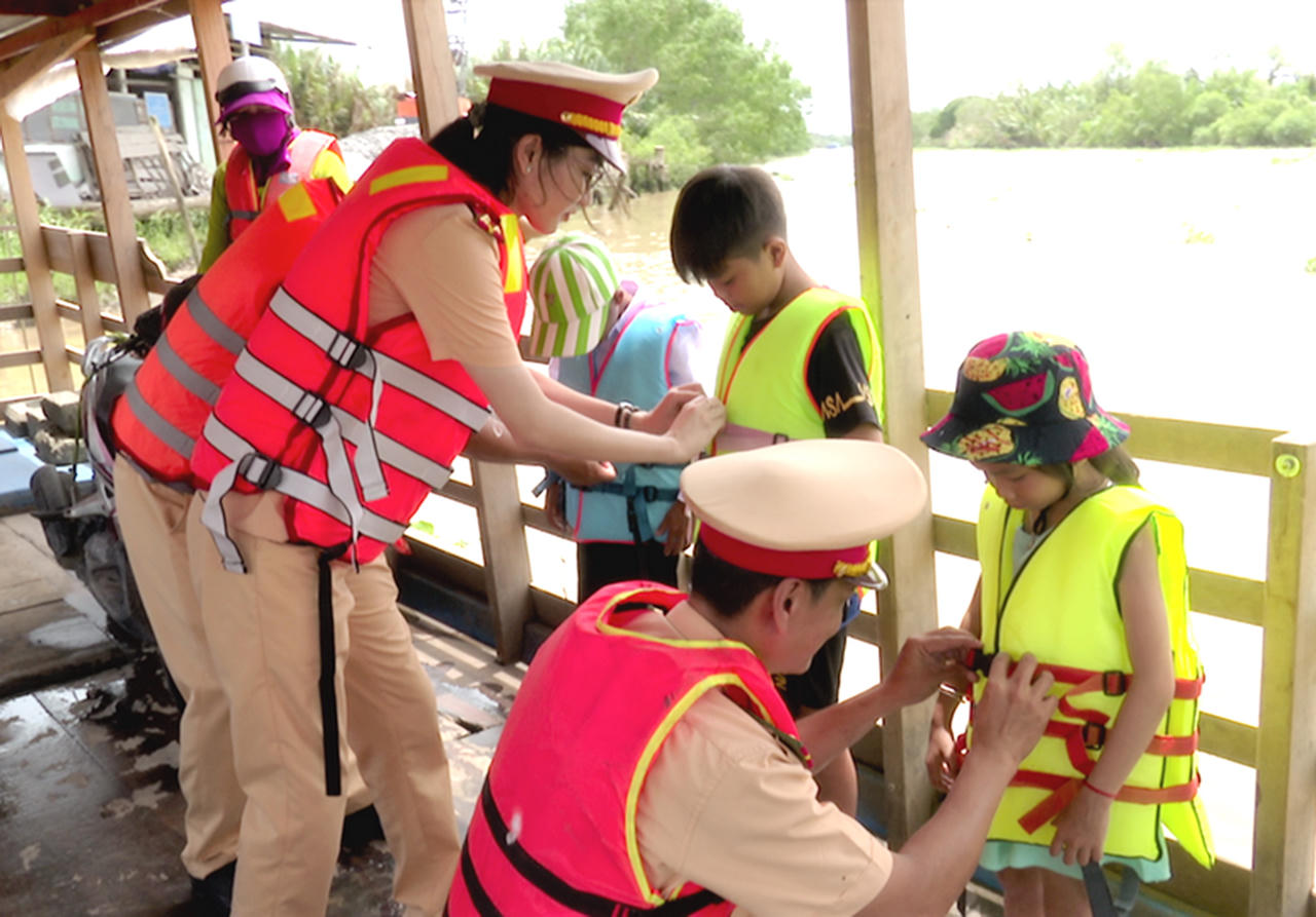Bạc Liêu: Bảo đảm an toàn giao thông đường thủy trong mùa mưa