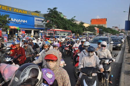 Bến xe quá tải, đường cửa ngõ Thủ đô ùn tắc trong ngày cuối của kỳ nghỉ lễ