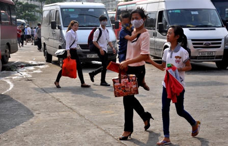 Bến xe quá tải, đường cửa ngõ Thủ đô ùn tắc trong ngày cuối của kỳ nghỉ lễ