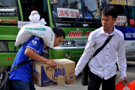 Bến xe quá tải, đường cửa ngõ Thủ đô ùn tắc trong ngày cuối của kỳ nghỉ lễ