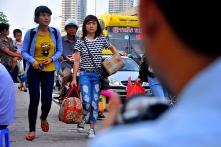 Bến xe quá tải, đường cửa ngõ Thủ đô ùn tắc trong ngày cuối của kỳ nghỉ lễ