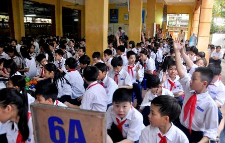 Những giờ dạy đặc biệt về Biển Đông của “cô giáo dự báo thời tiết“