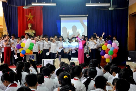 Những giờ dạy đặc biệt về Biển Đông của “cô giáo dự báo thời tiết“