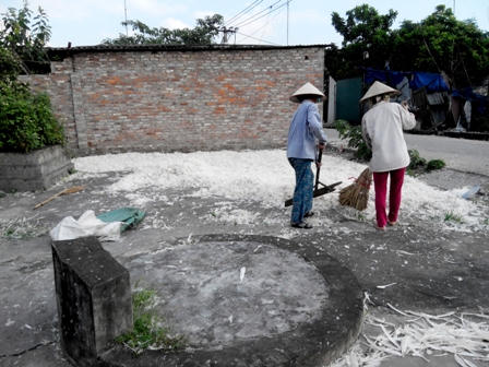 Hà Nội: Người sống “xí chỗ” của người chết ở khu đất nghĩa trang 