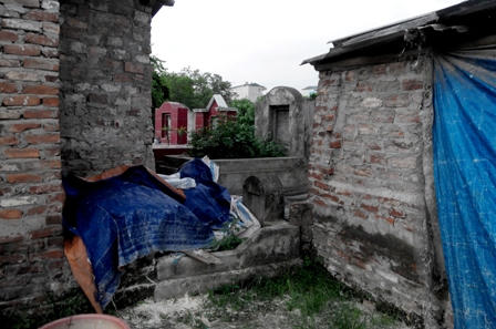 Hà Nội: Người sống “xí chỗ” của người chết ở khu đất nghĩa trang 