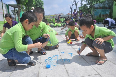 Tấm bản đồ lãnh thổ Việt Nam tự vẽ của học sinh mầm non