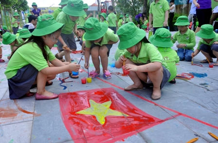 Tấm bản đồ lãnh thổ Việt Nam tự vẽ của học sinh mầm non