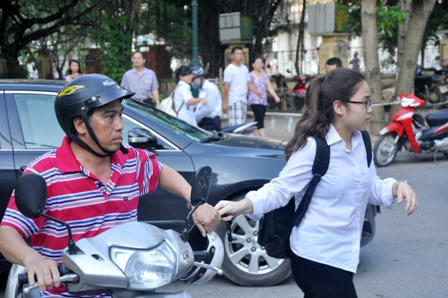 Học sinh tự tin bước vào môn thi tốt nghiệp đầu tiên 