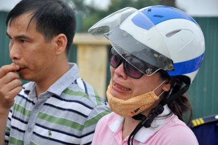 2 người chết do bơi thuyền lúc có mưa dông lớn ở Hồ Tây