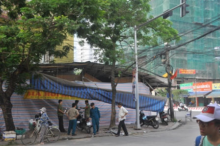 Hà Nội: Nổ lớn ở quán bia, 4 người nhập viện