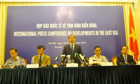 Bộ Ngoại giao phản bác những vu cáo của Trung Quốc trước báo chí thế giới