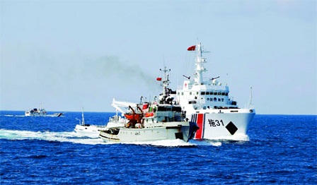 Tàu Trung Quốc tăng tốc độ, sẵn sàng đâm va 