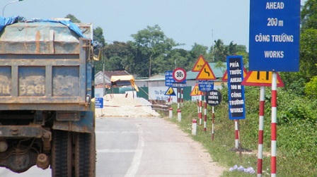 Bộ GTVT sẽ rà soát hệ thống biển báo và tín hiệu đường bộ