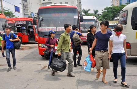 Hàng vạn sĩ tử lỉnh kỉnh đồ đạc "lên kinh ứng thí"