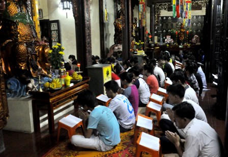 Buổi lễ cầu an ý nghĩa trước giờ sỹ tử bước vào phòng thi