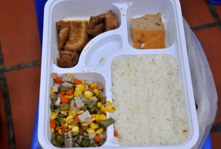 Bữa cơm trưa miễn phí của hàng nghìn của sĩ tử