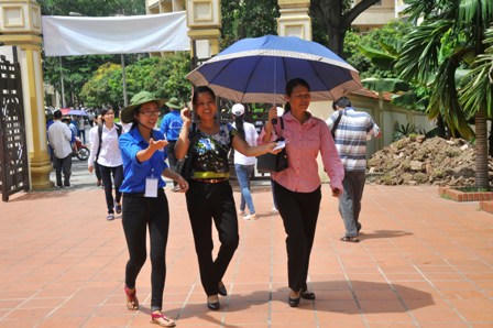 Bữa cơm trưa miễn phí của hàng nghìn của sĩ tử