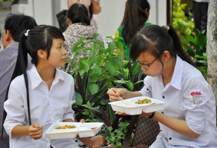 Bữa cơm trưa miễn phí của hàng nghìn của sĩ tử