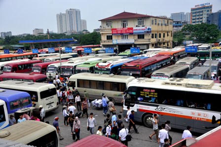 Sĩ tử vội vã rời Hà Nội sau môn thi cuối 