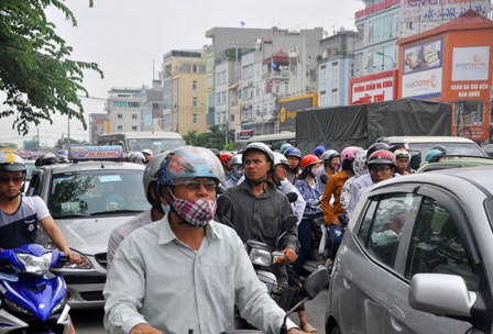 Giao thông ngày tập trung thi ĐH đợt 2: Nhiều sĩ tử muộn giờ 