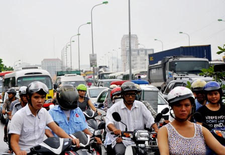 Giao thông ngày tập trung thi ĐH đợt 2: Nhiều sĩ tử muộn giờ 