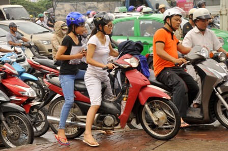 Giao thông ngày tập trung thi ĐH đợt 2: Nhiều sĩ tử muộn giờ 