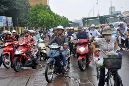 Giao thông ngày tập trung thi ĐH đợt 2: Nhiều sĩ tử muộn giờ 