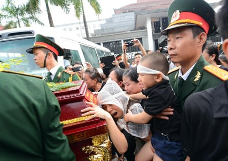 Toàn cảnh lễ tang tiễn đưa 18 chiến sĩ về nơi yên nghỉ