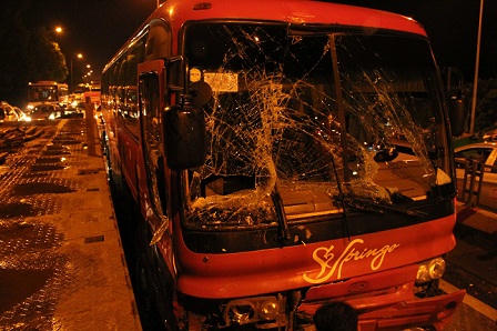 Taxi đón khách giữa đường gây tai nạn liên hoàn