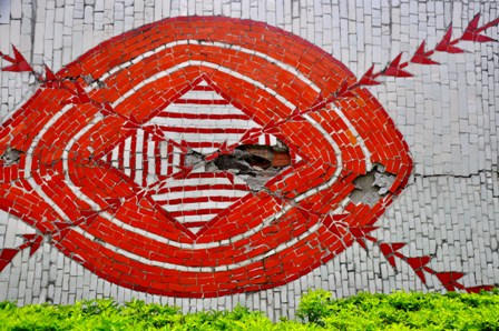 Hà Nội: Cận cảnh những vết nứt tàn phá con đường đạt kỷ lục Guiness